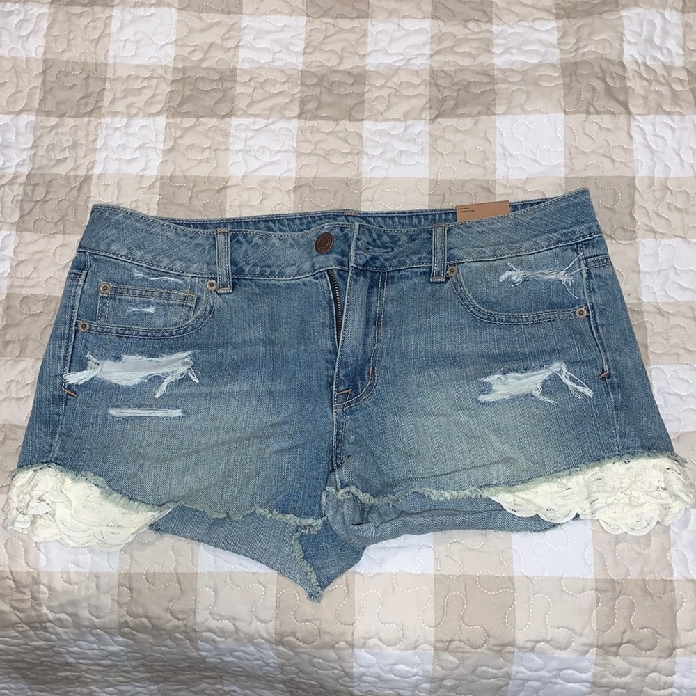 NEW WITH TAGS. Ae denim short